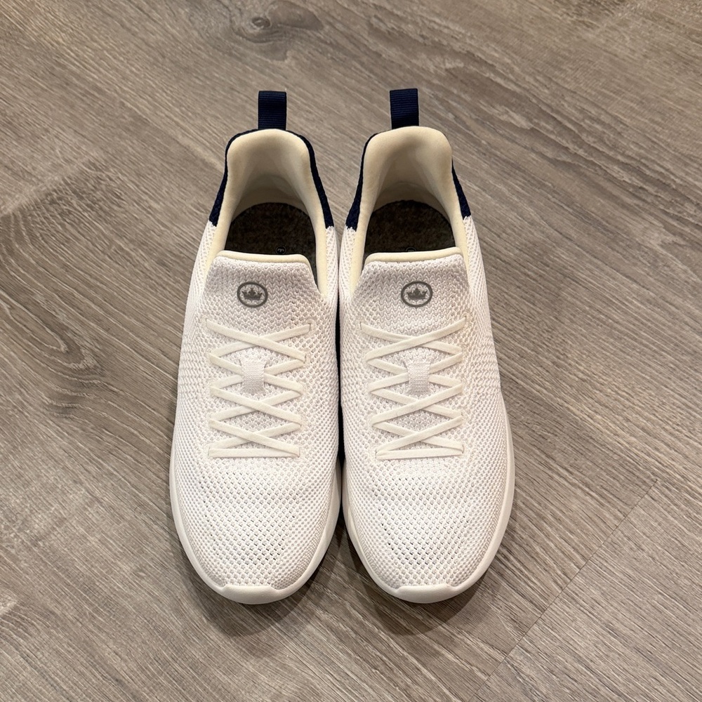 Peter Miller Men's White Knit Sneakers with Navy Accents - 8.5
